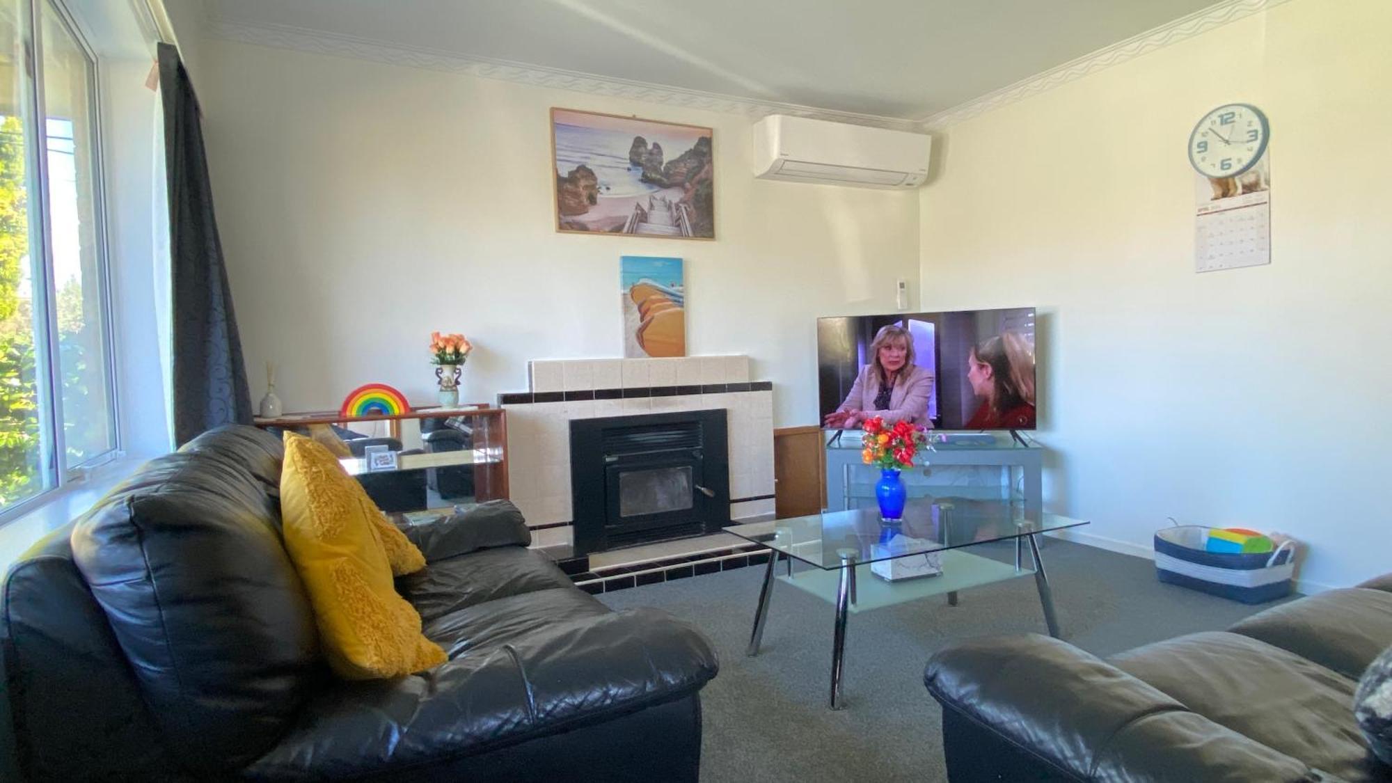 3 Bedroom Home By The Reserve Rotorua Exterior photo